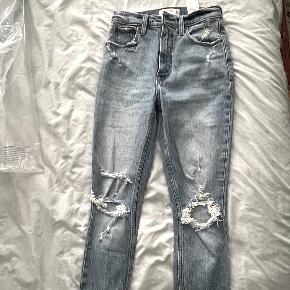 Abercrombie & Fitch “The skinny high rise” distressed jeans - Picture 2 of 2